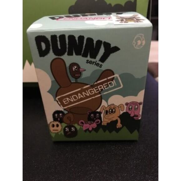 Kidrobot Dunny Endangered Series Frank Kozik 3" Walrus 2009 Vinyl Art Toy - Picture 11 of 12